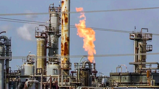 martinez-refinery-flare-121523.jpg 